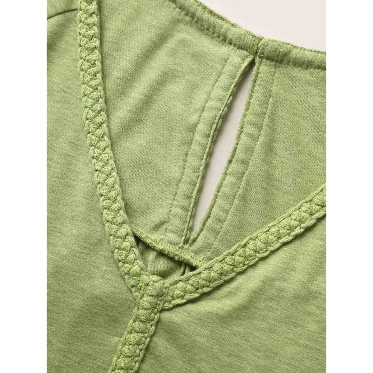 

Plus Size Plait Detail Raglan Sleeve Cut Out T-shirt Applegreen Women Casual Patchwork V-neck Everyday T-shirts BloomChic