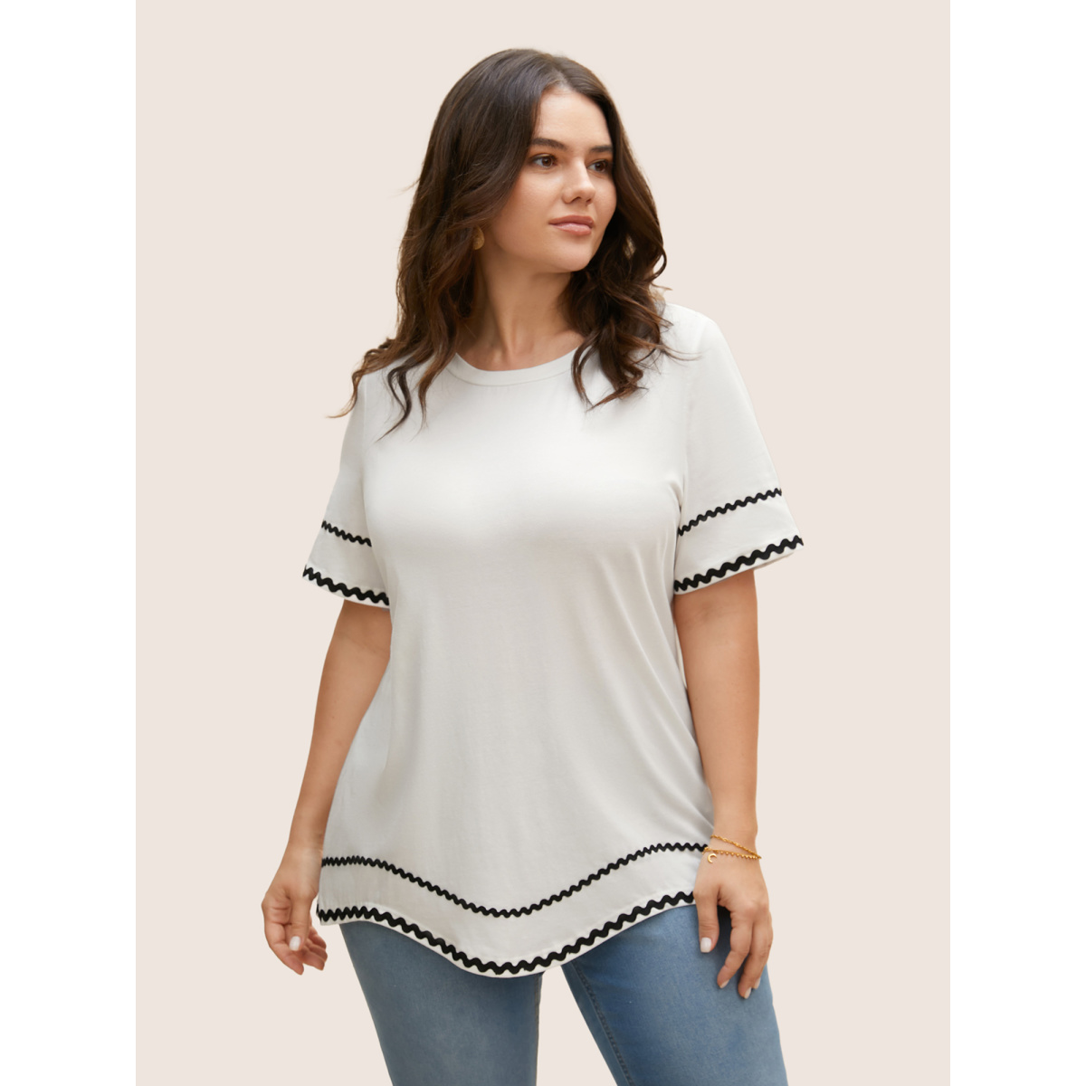 Plus Size Cotton Contrast Trim Round Neck T-shirt Originalwhite Women Casual Contrast Round Neck Everyday T-shirts BloomChic
Plus Size Cotton Contrast Trim Round Neck T-shirt Originalwhite Women Casual Contrast Round Neck Everyday T-shirts BloomChic
