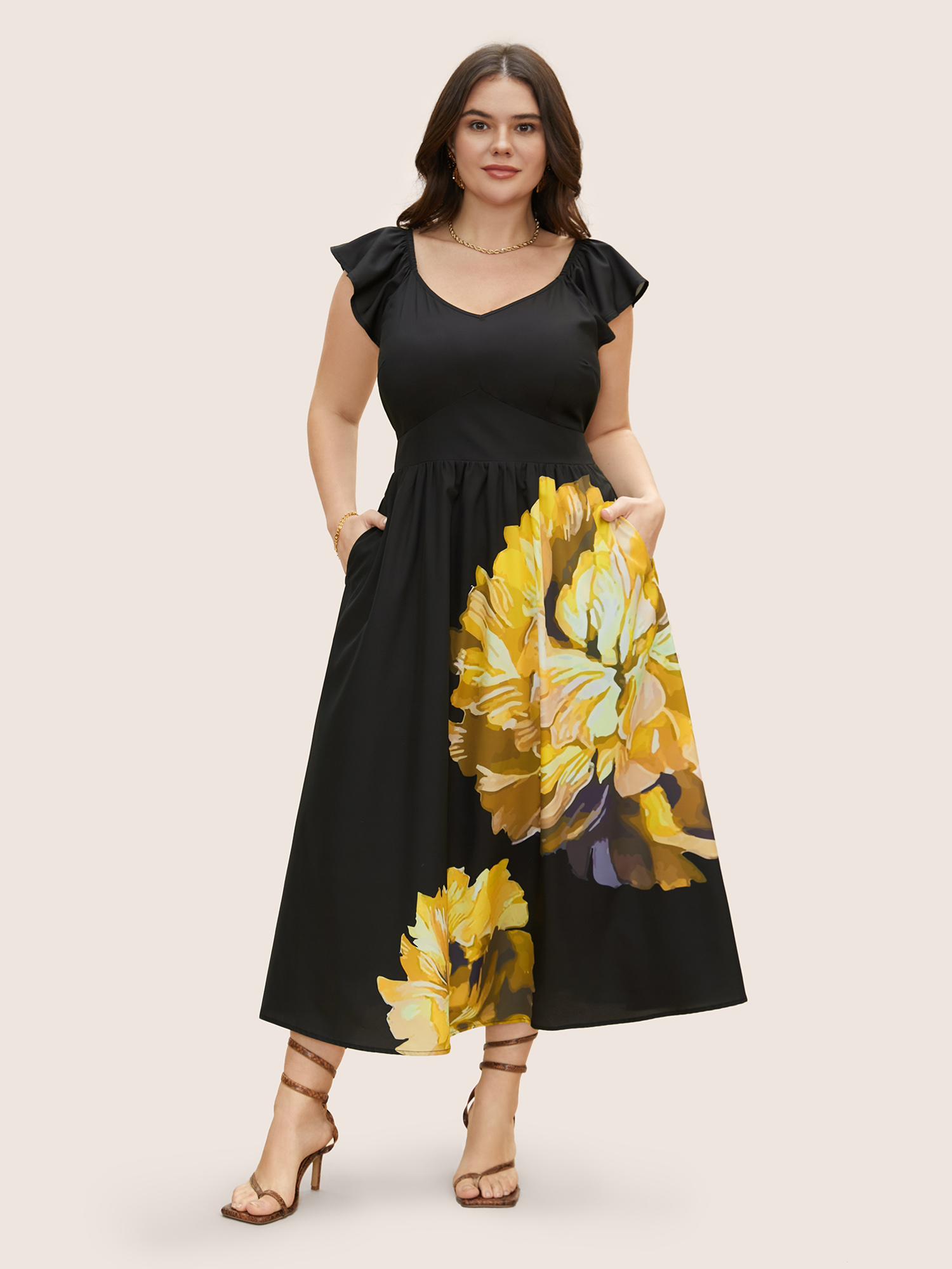 

Plus Size Carnation Print Ruffle Cap Sleeve Maxi Dress Black Women Shirred Heart neckline Cap Sleeve Curvy BloomChic