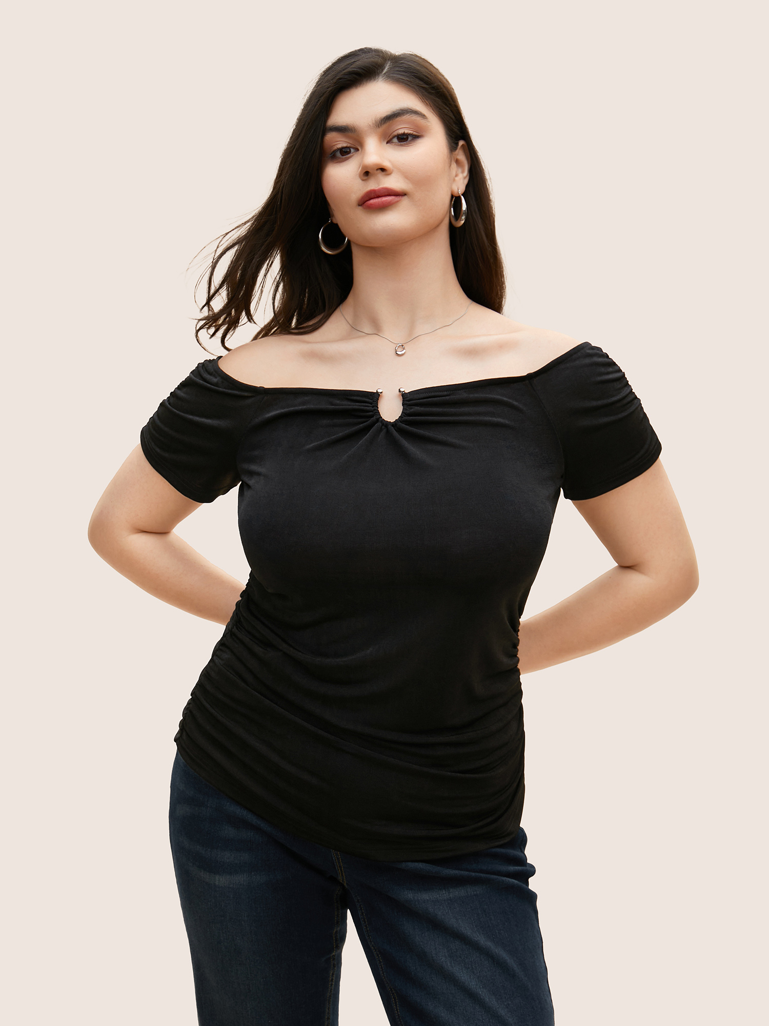 

Plus Size One Shoulder Neck Cut Out Gathered T-shirt Black Women Elegant Cut-Out One-shoulder neck Bodycon Everyday T-shirts BloomChic