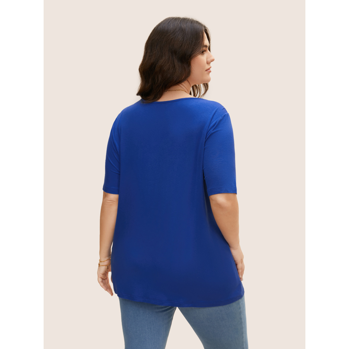 Plus Size V Neck Floral Embroidered Contrast T-shirt Brightblue Women Elegant Contrast Natural Flowers V-neck Everyday T-shirts BloomChic
Plus Size V Neck Floral Embroidered Contrast T-shirt Brightblue Women Elegant Contrast Natural Flowers V-neck Everyday T-shirts BloomChic