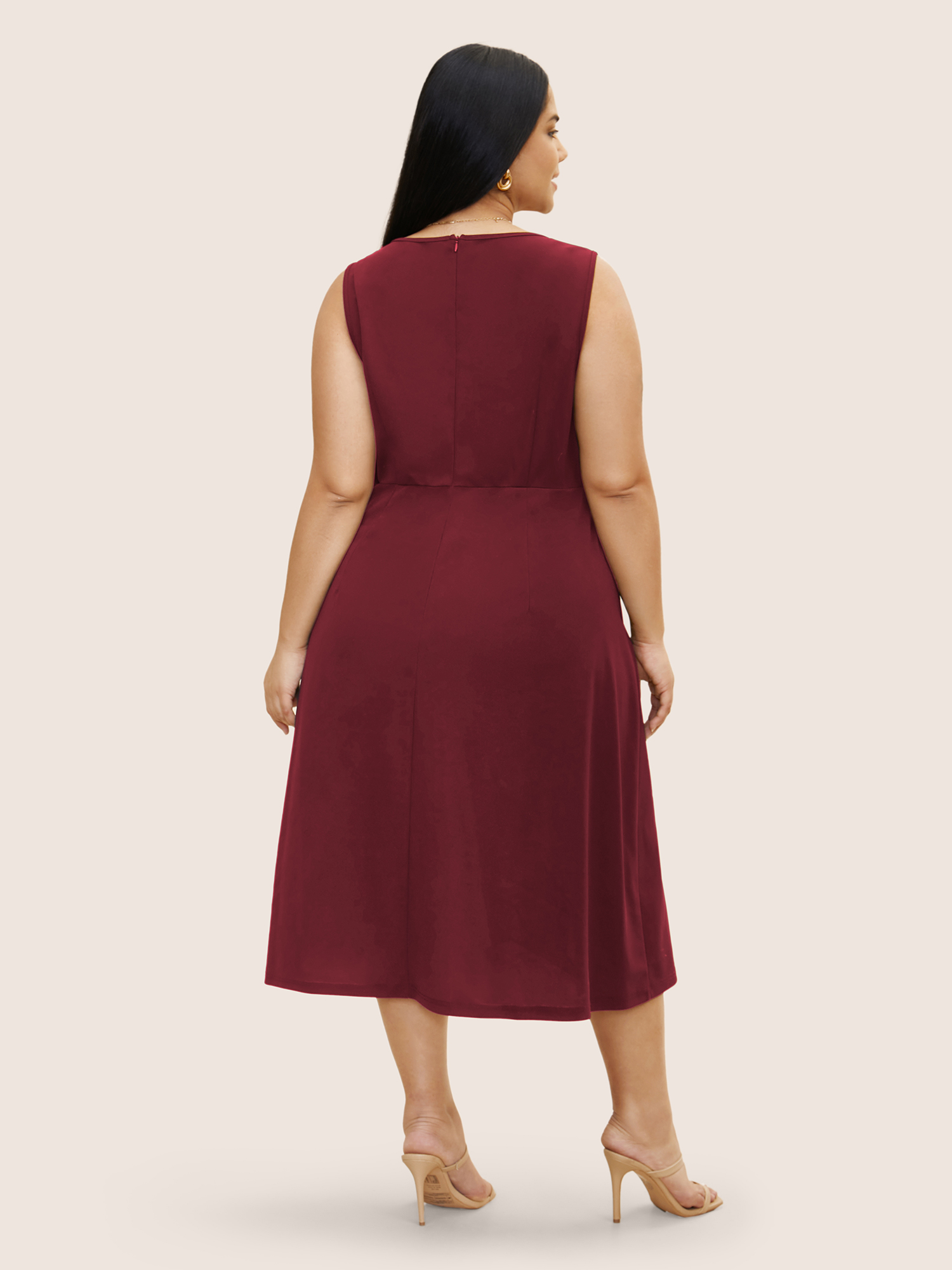 

Plus Size Solid Metal Detail Split Hem Sleeveless Dress Scarlet Women Button Round Neck Sleeveless Curvy BloomChic