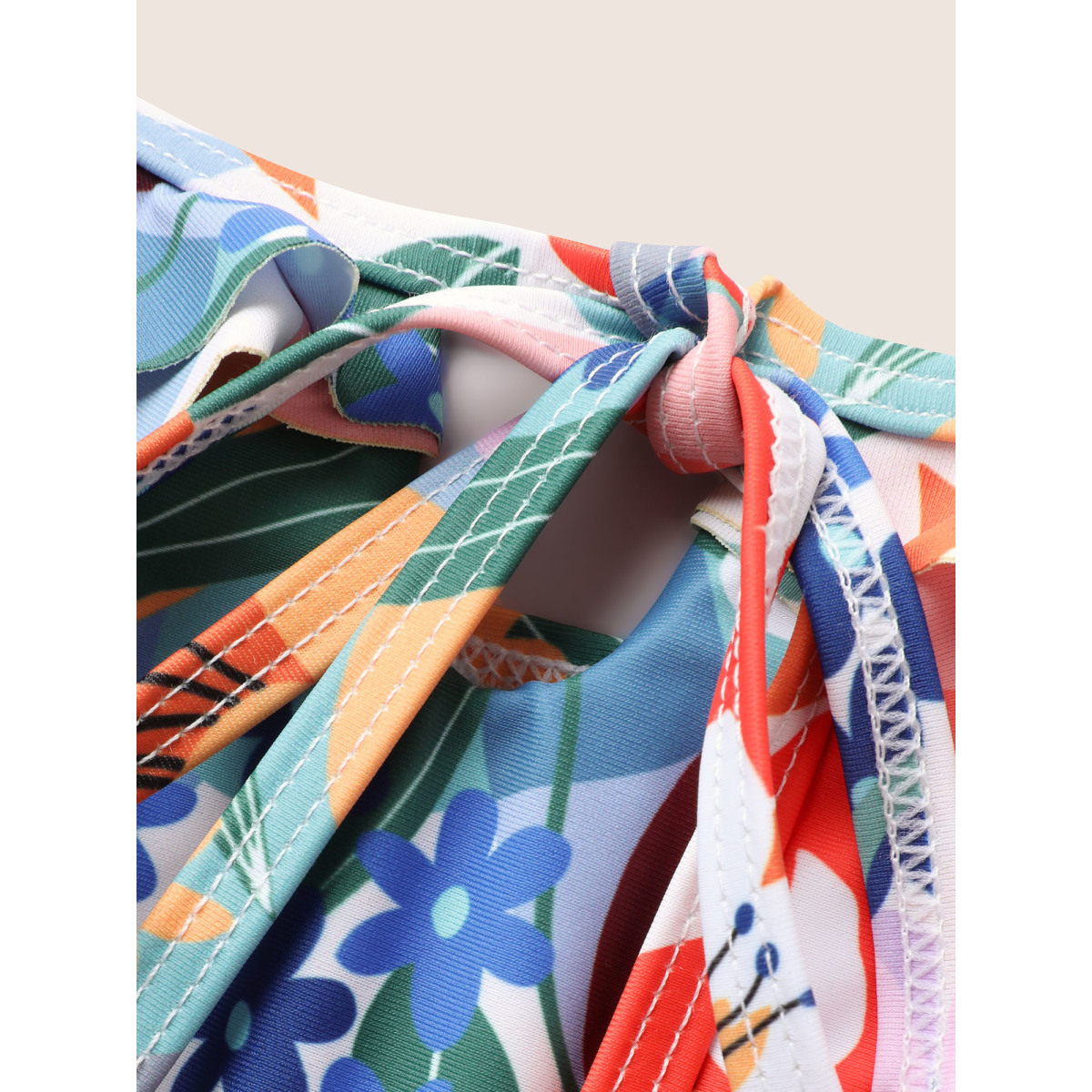 Plus Size Floral Tie Knot Ruffle Trim One Piece Swimsuit Women's Swimwear Multicolor Beach Tie knot Curve Bathing Suits High stretch One Pieces BloomChic
Plus Size Floral Tie Knot Ruffle Trim One Piece Swimsuit Women's Swimwear Multicolor Beach Tie knot Curve Bathing Suits High stretch One Pieces BloomChic
