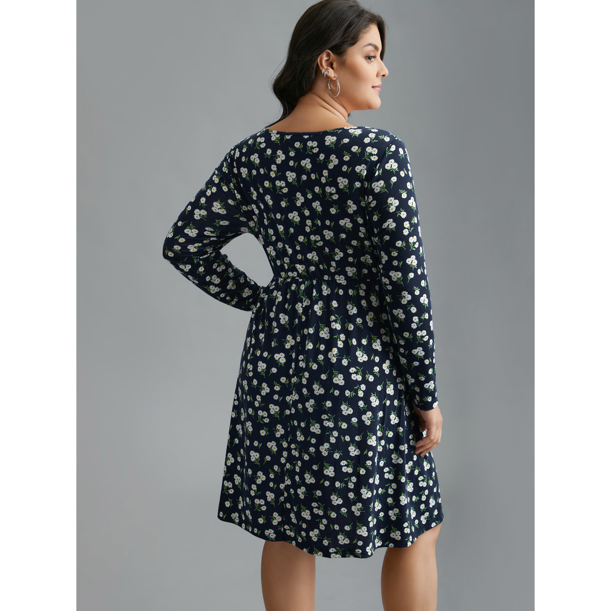 Plus Size Ditsy Floral Square Neck Pocket Dress Indigo Women Casual Non Knit Dresses Bloomchic
Plus Size Ditsy Floral Square Neck Pocket Dress Indigo Women Casual Non Knit Dresses Bloomchic