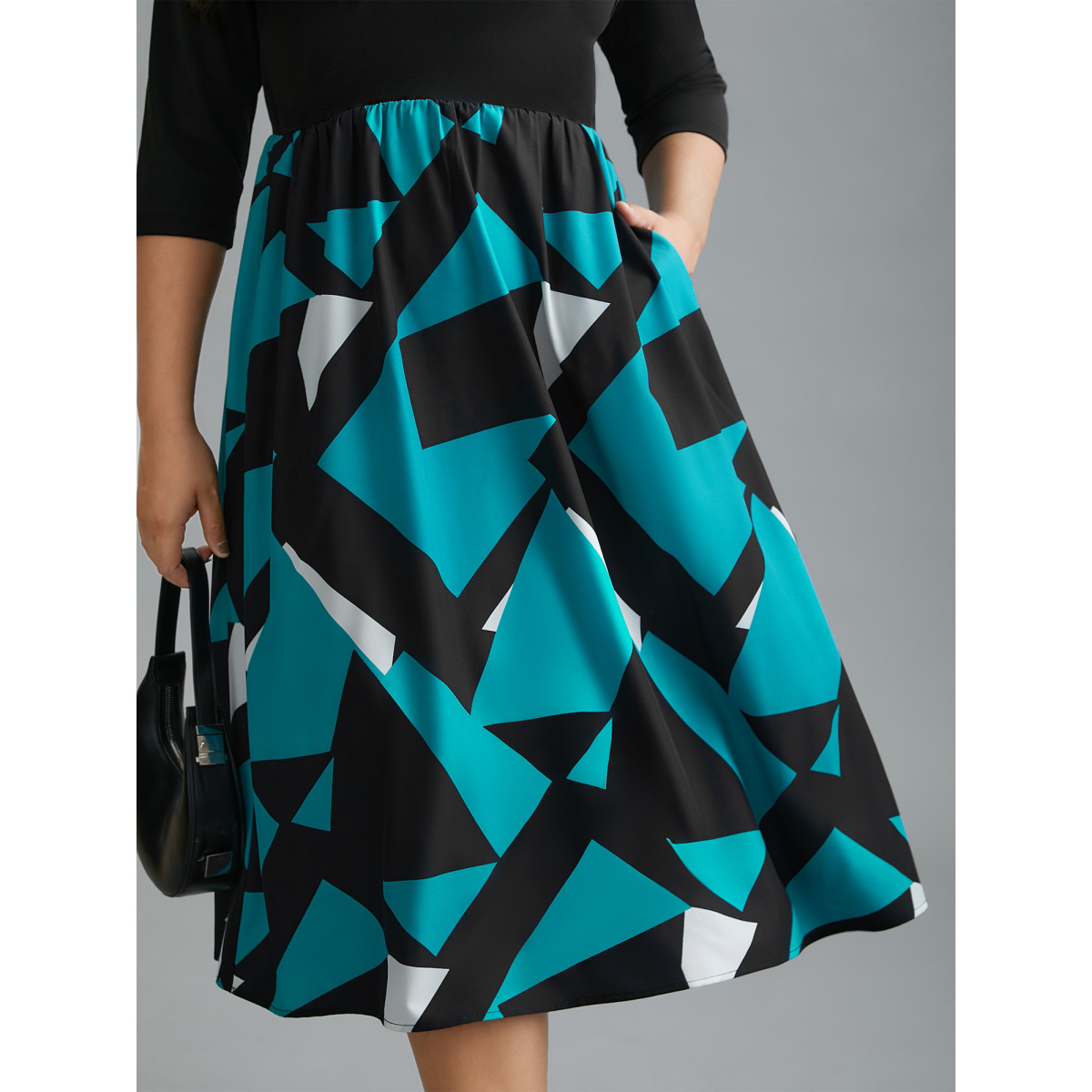 Plus Size V-Neck Geometric Color Contrast Dress Black Women At the Office Patchwork V-neck Elbow-length sleeve Curvy BloomChic
Plus Size V-Neck Geometric Color Contrast Dress Black Women At the Office Patchwork V-neck Elbow-length sleeve Curvy BloomChic
