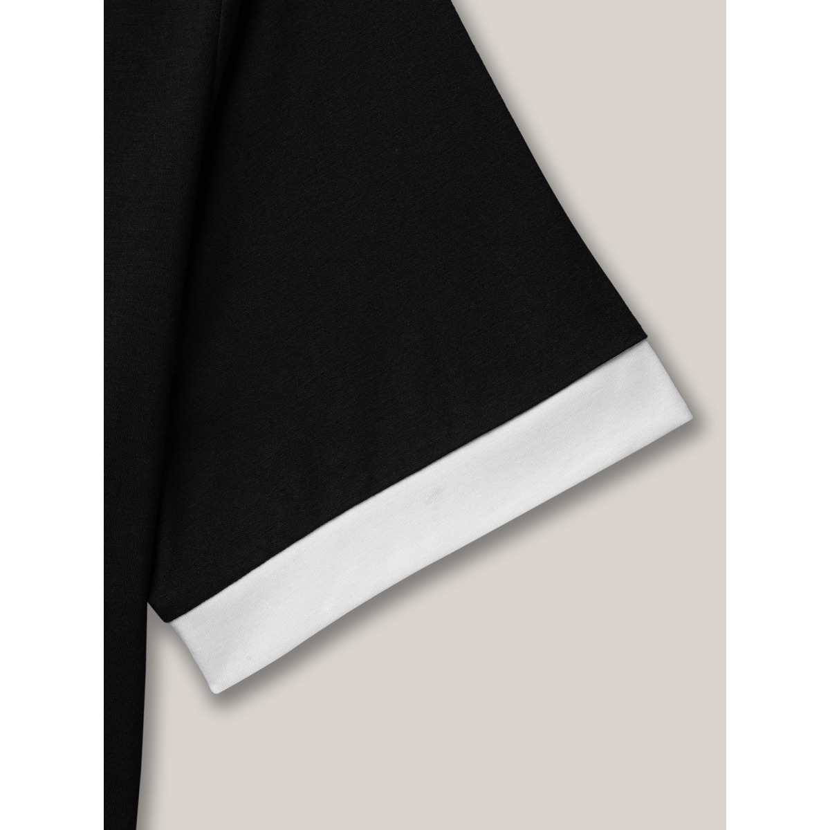 Plus Size Color-Block Stretchy V-Neck T-Shirt Black Women Casual Contrast V-neck Everyday T-shirts BloomChic
Plus Size Color-Block Stretchy V-Neck T-Shirt Black Women Casual Contrast V-neck Everyday T-shirts BloomChic