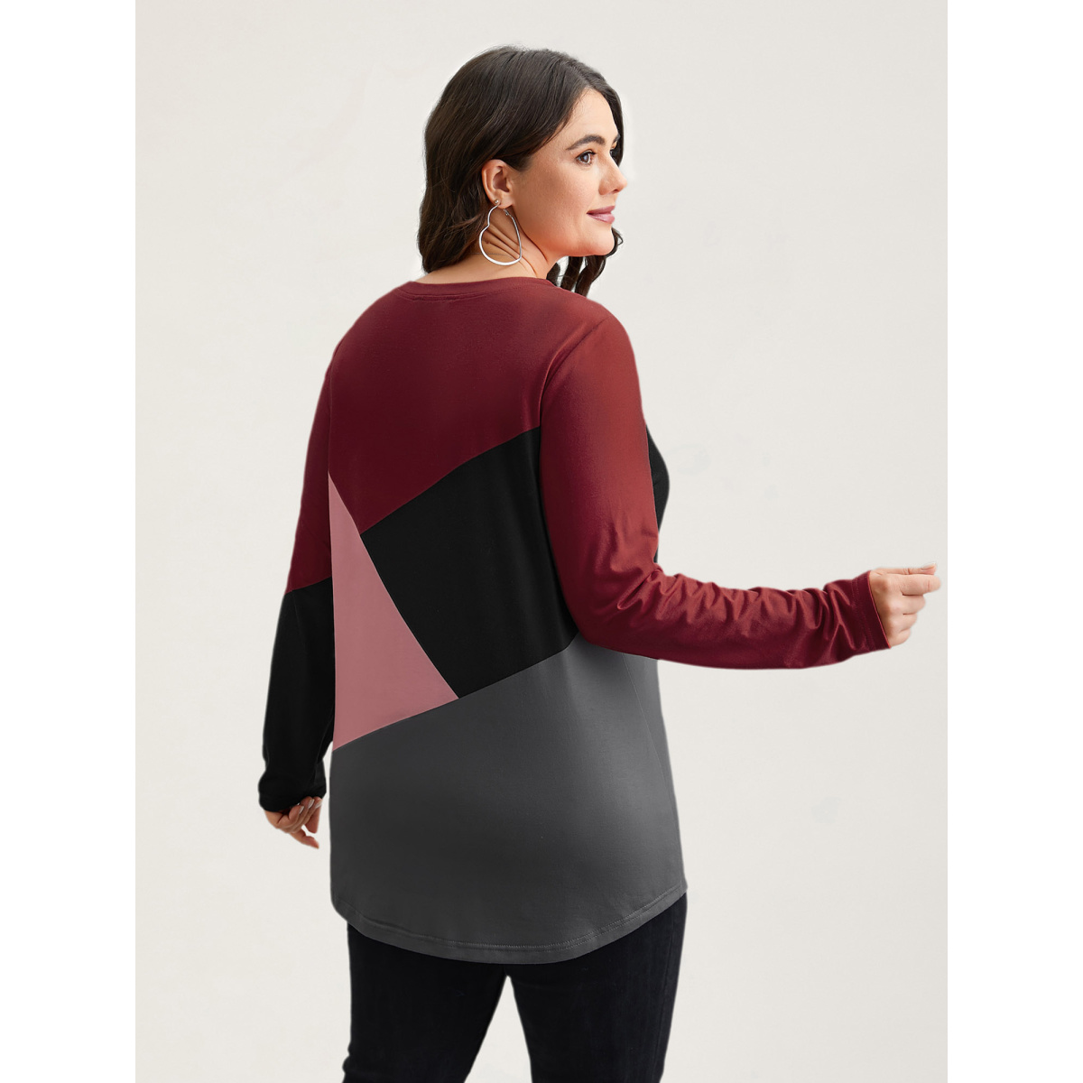 Plus Size Geometric Color Block Curved Hem Top Multicolor Round Neck Extra Long Sleeve Casual Jersey Tops
Plus Size Geometric Color Block Curved Hem Top Multicolor Round Neck Extra Long Sleeve Casual Jersey Tops