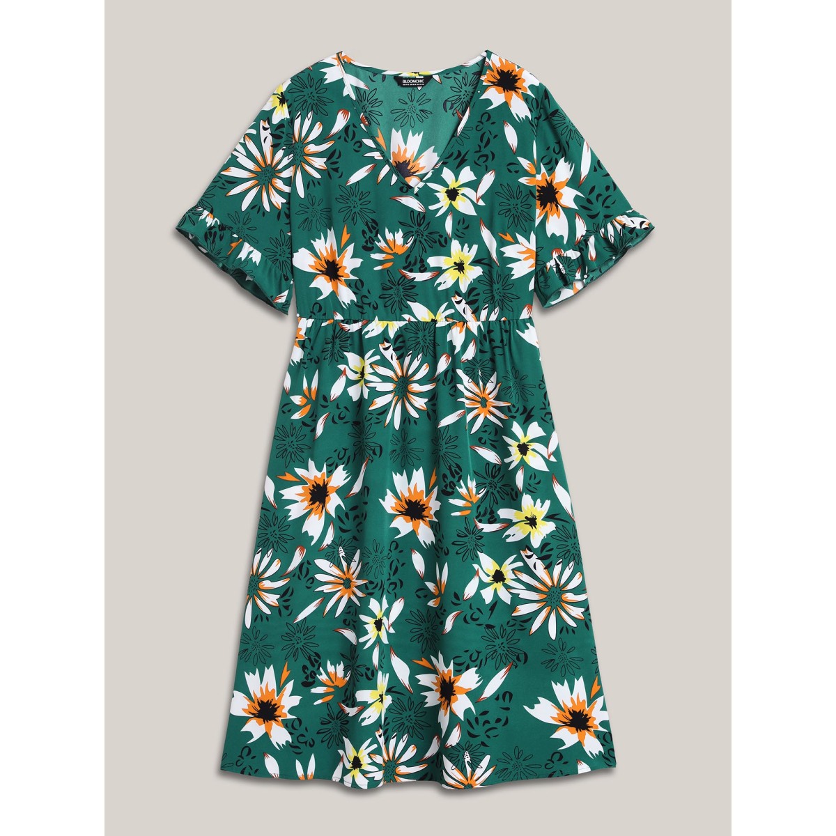 Plus Size Spring Floral Print Pockets Ruffled Midi Dress Emerald Women Resort Ruffles V-neck Short sleeve Curvy BloomChic
Plus Size Spring Floral Print Pockets Ruffled Midi Dress Emerald Women Resort Ruffles V-neck Short sleeve Curvy BloomChic