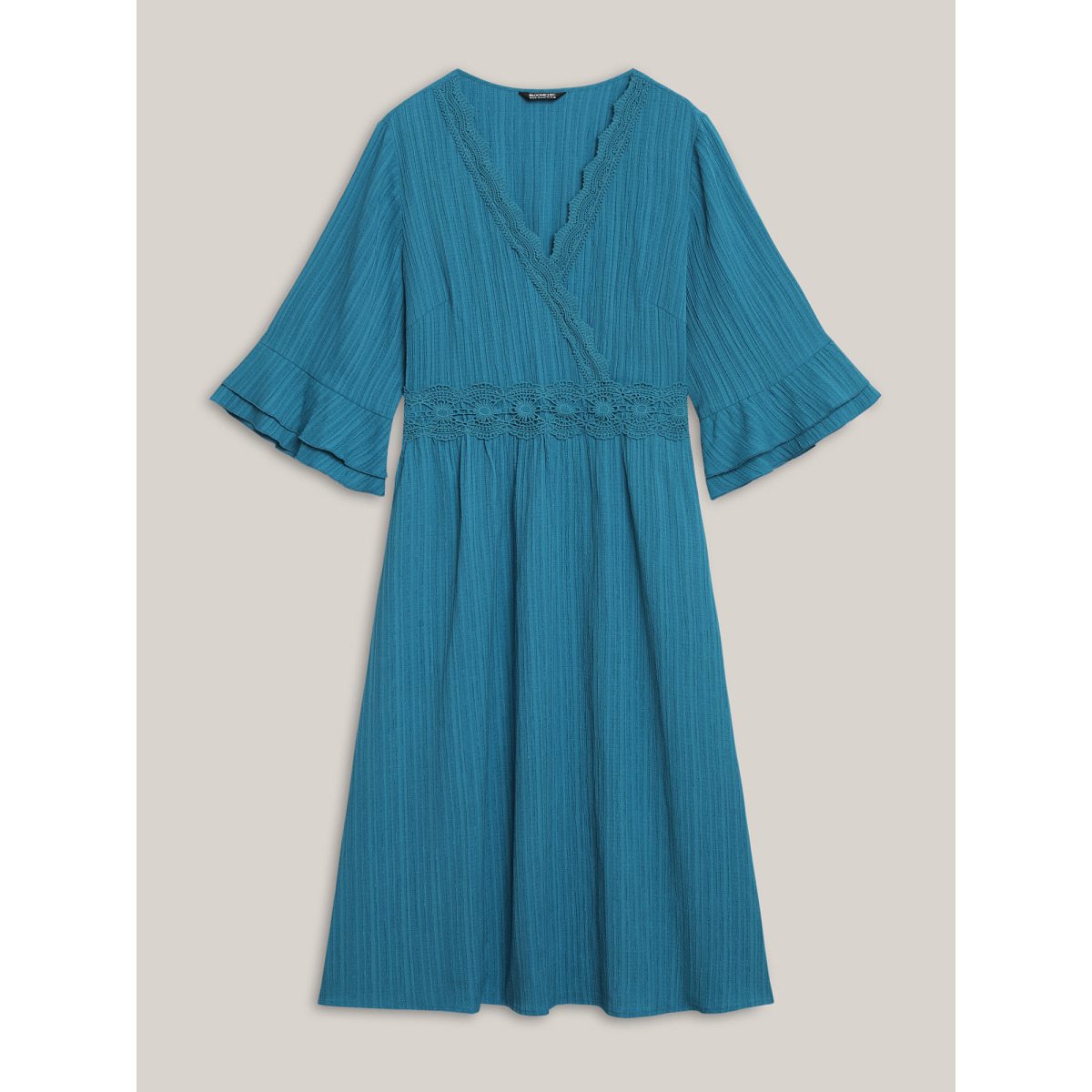 Plus Size Scalloped Lace Surplice Ruffled Midi Dress Teal Women Overlap Collar Elbow-length sleeve Curvy BloomChic
Plus Size Scalloped Lace Surplice Ruffled Midi Dress Teal Women Overlap Collar Elbow-length sleeve Curvy BloomChic