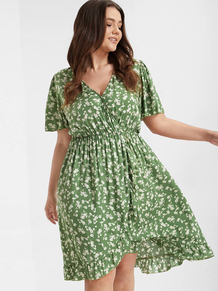 

Plus Size Ditsy Floral Ruffles Elastic Waist Wrap Dress LightGreen Women Printed V-neck Short sleeve Curvy Knee Dress BloomChic