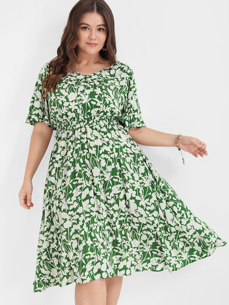 

Plus Size Ditsy Floral Shirred Button Ruffles Knee Dress LightGreen Women Elegant Printed V-neck Short sleeve Curvy Knee Dress BloomChic