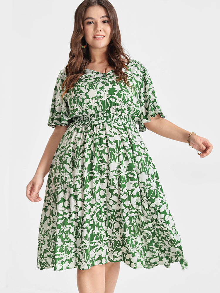 Plus Size Women Dailywear Ditsy Floral Printed Ruffle Sleeve Short sleeve V-neck Elegant Dresses BloomChic 