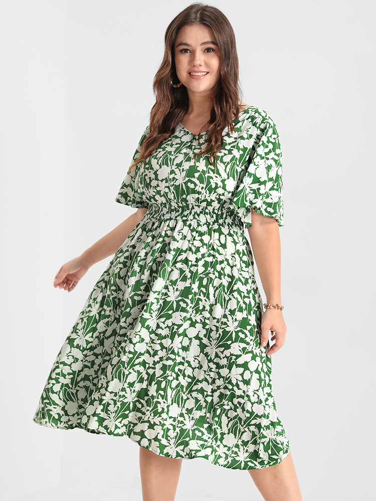 

Plus Size Ditsy Floral Shirred Button Ruffles Knee Dress LightGreen Women Elegant Printed V-neck Short sleeve Curvy Knee Dress BloomChic