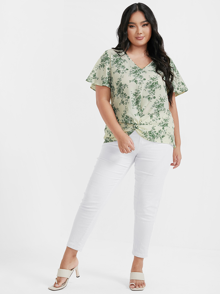 

Plus Size Apricot Ditsy Floral Twist-front Flutter V Neck Blouse Women Elegant Short sleeve V-neck Dailywear Blouses BloomChic