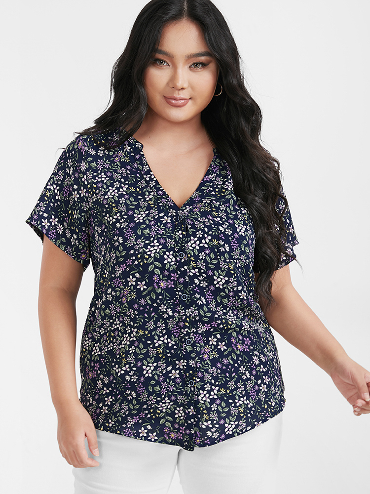 

Plus Size DarkBlue Ditsy Floral V Neck Button Blouse Women Casual Short sleeve V-neck Dailywear Blouses BloomChic