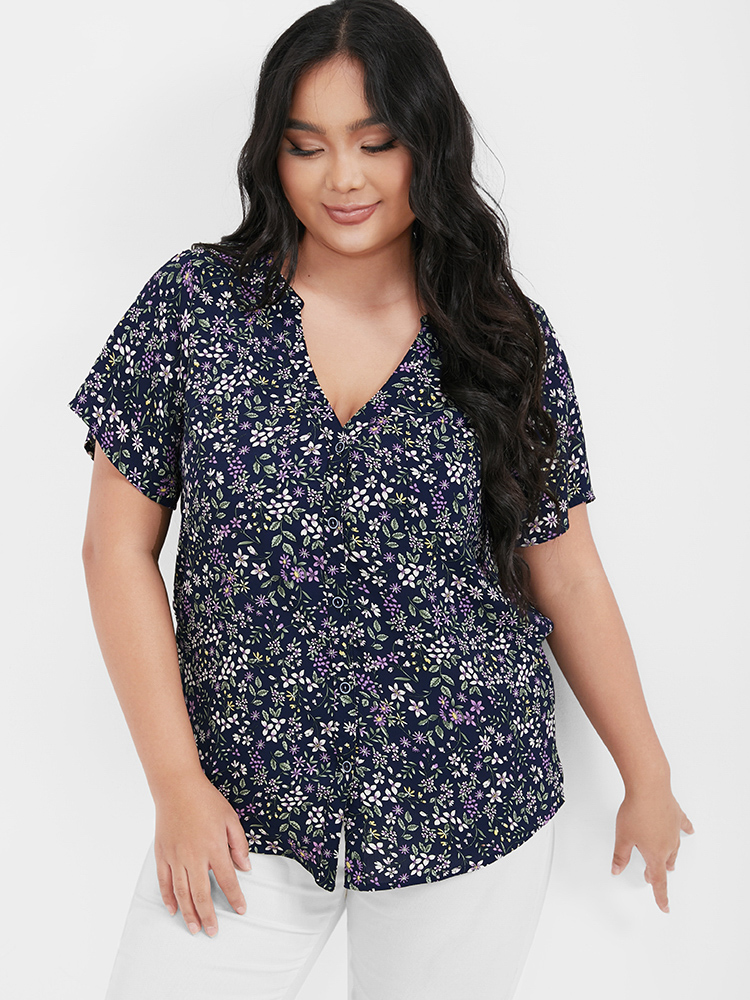 

Plus Size DarkBlue Ditsy Floral V Neck Button Blouse Women Casual Short sleeve V-neck Dailywear Blouses BloomChic