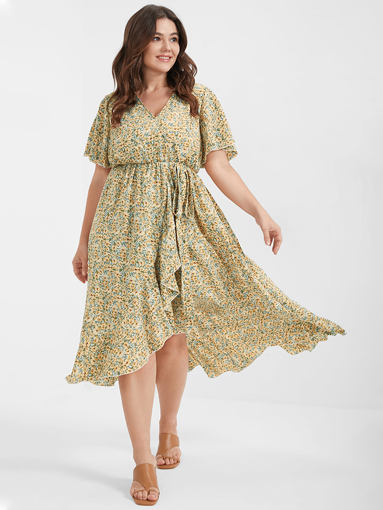 

Plus Size Ditsy Floral Ruffles Ties Split V Neck Dress LightGreen Women Elegant Ruffles V-neck Short sleeve Curvy Midi Dress BloomChic