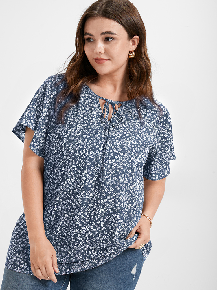 

Ditsy Floral Casual Ribbon Neck Plus Size Blouses Women Elegance Ties Ruffle Sleeve Short Sleeve V Neck Dailywear Blouses BloomChic, Darkblue