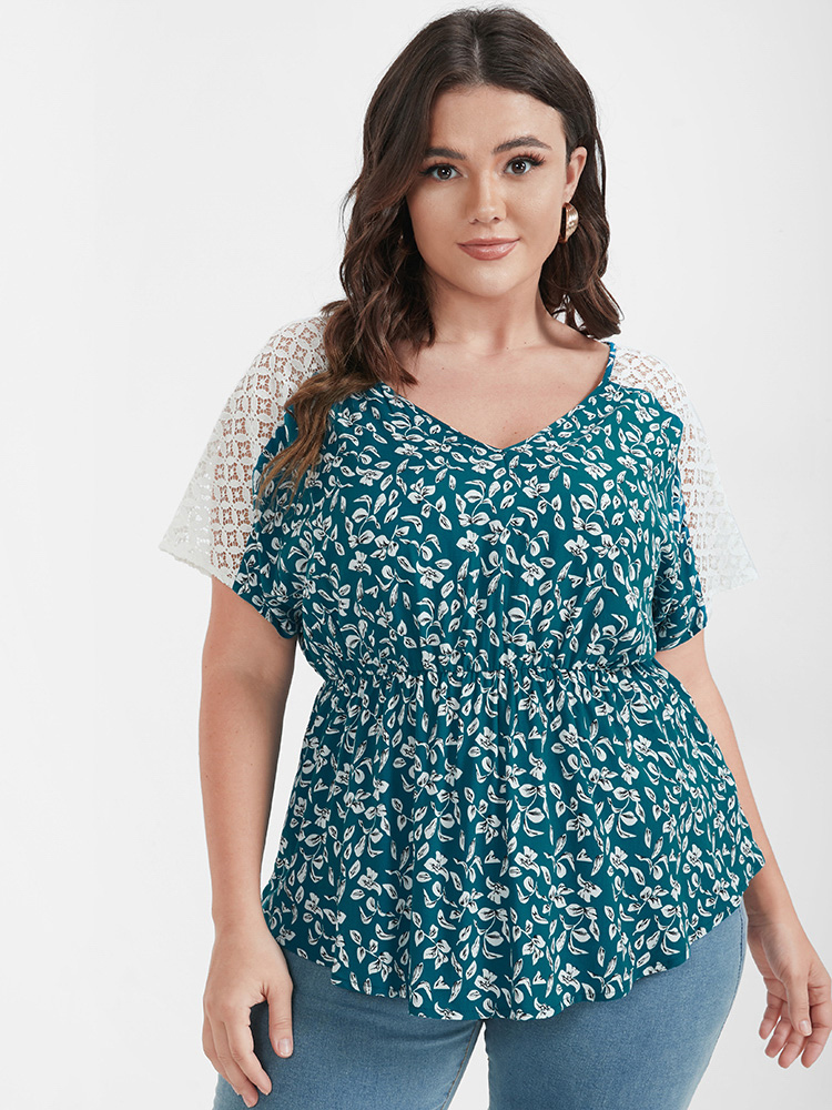 

Plus Size Teal Ditsy Floral Ruffles Raglan Sleeve Contrast Lace Blouse Women Elegant Short sleeve V-neck Dailywear Blouses BloomChic