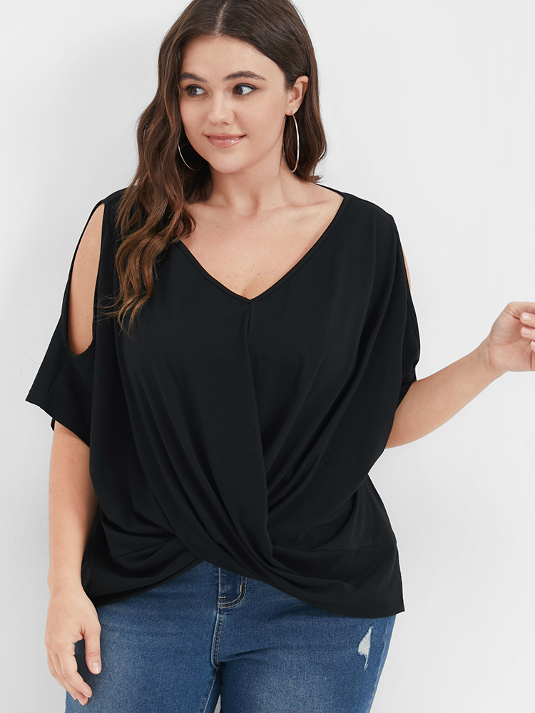 

Plus Size Solid Gathered Twist Front Cold Shoulder T-shirt Black Cold Shoulder Short sleeve Casual Jersey Tops