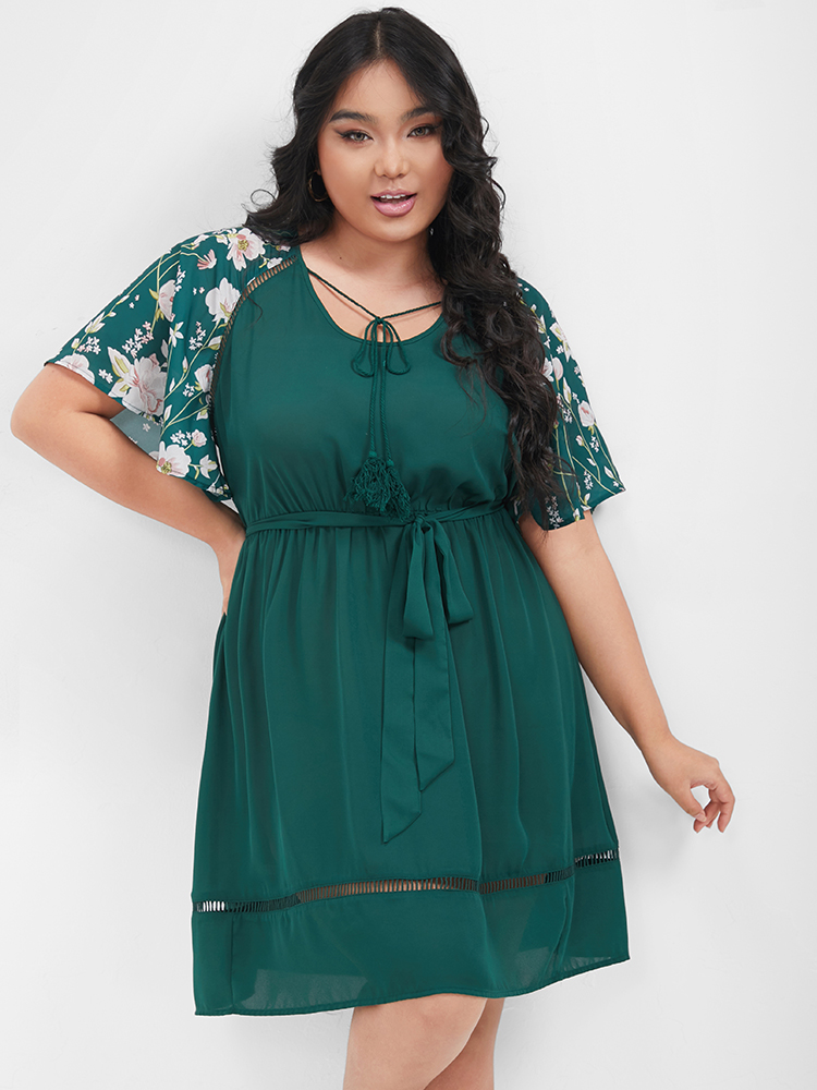 

Plus Size Plain Broderie Anglaise Ruffles Belted Ties Knee Dress DarkGreen Women Elegant Gathered V-neck Short sleeve Curvy Knee Dress BloomChic