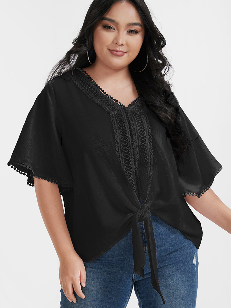 

Plus Size Black Solid Ties Eyelet Lace Ruffled V Neck Blouse Women Elegant Short sleeve V-neck Dailywear Blouses BloomChic