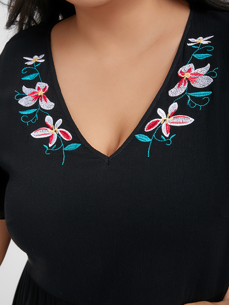 

Plus Size Black Floral Embroidered Flutter V Neck Blouse Women Casual Short sleeve V-neck Dailywear Blouses BloomChic