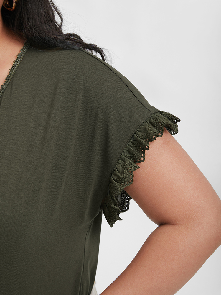 Plus Size Women Dailywear Plain Frill Trim Dolman Sleeve Short sleeve V-neck Casual T-shirts BloomChic 