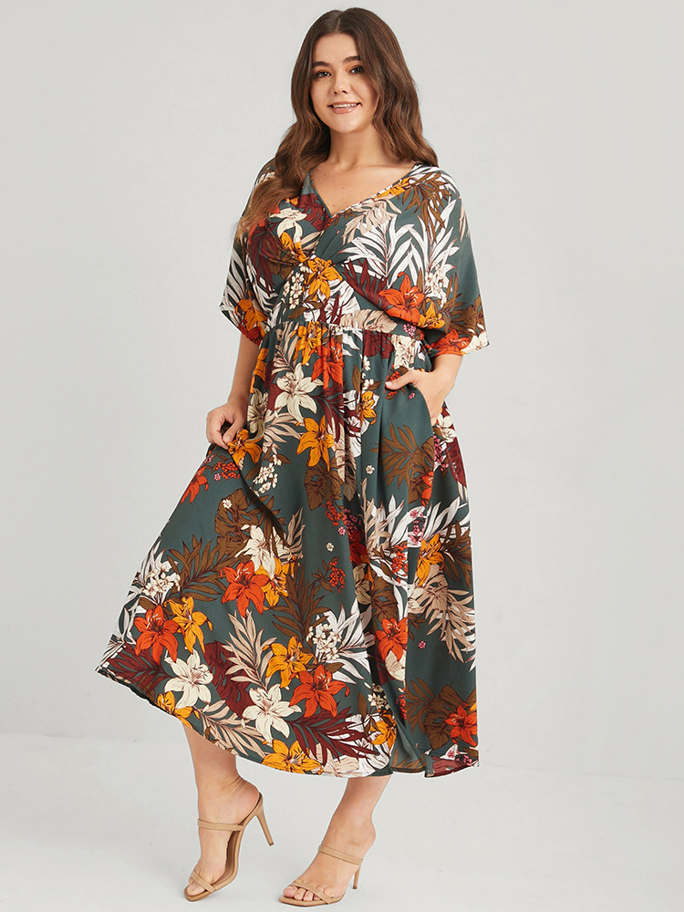 

Plus Size Floral V Neck Split Pleated Pocket Maxi Dress DarkGreen Women Dating Pocket V-neck Short sleeve Curvy Long Dress BloomChic