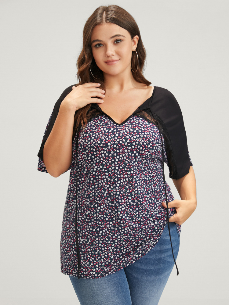 

Plus Size Floral Contrast Lace Ties Neck T-shirt DarkBlue Round Neck Short sleeve Elegant Jersey Tops