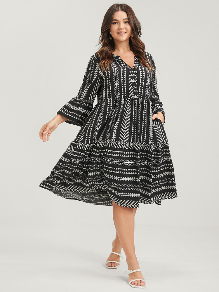 

Plus Size Bloom Dress -Geometric Pocket Ruffles V Neck Knee Dress Black Women Vacation Pocket V-neck Elbow-length sleeve Curvy Knee Dress BloomChic