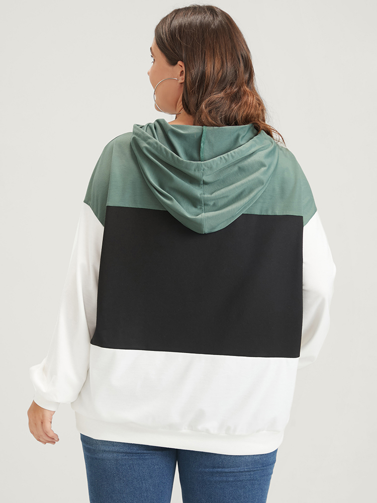 Plus Size Colorblock Contrast Drawstring Pocket Hooded Drop Shoulder Sweatshirt Women Multicolor Casual Contrast Hooded Dailywear Sweatshirts BloomChic 10/M 