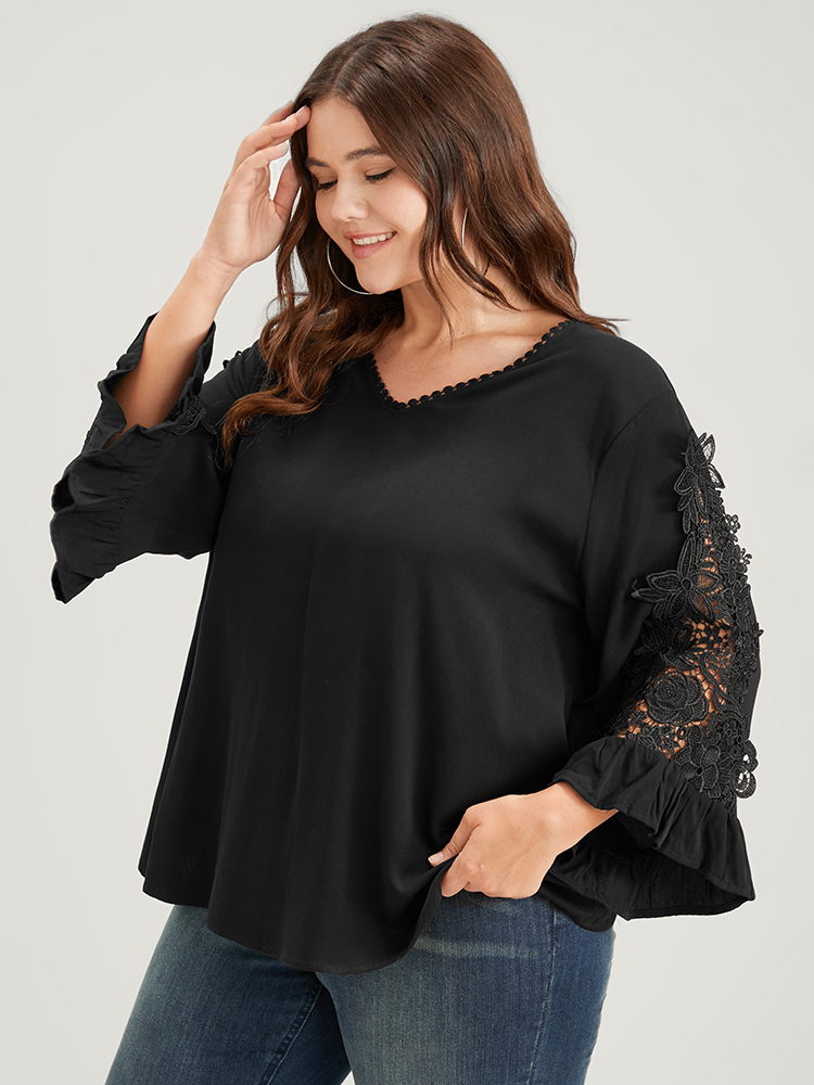 

Plus Size Black Solid Lace Flounce Sleeve V Neck Blouse Women Elegant Long Sleeve V-neck Dailywear Blouses BloomChic