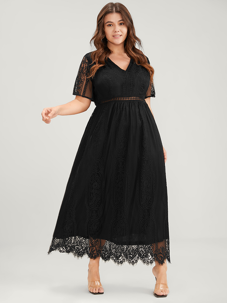 

Elegant Mesh Lace Embroidered Plus Size Women Long Dress Dailywear Plain Sleeve Short Sleeve V Neck Dresses BloomChic, Black