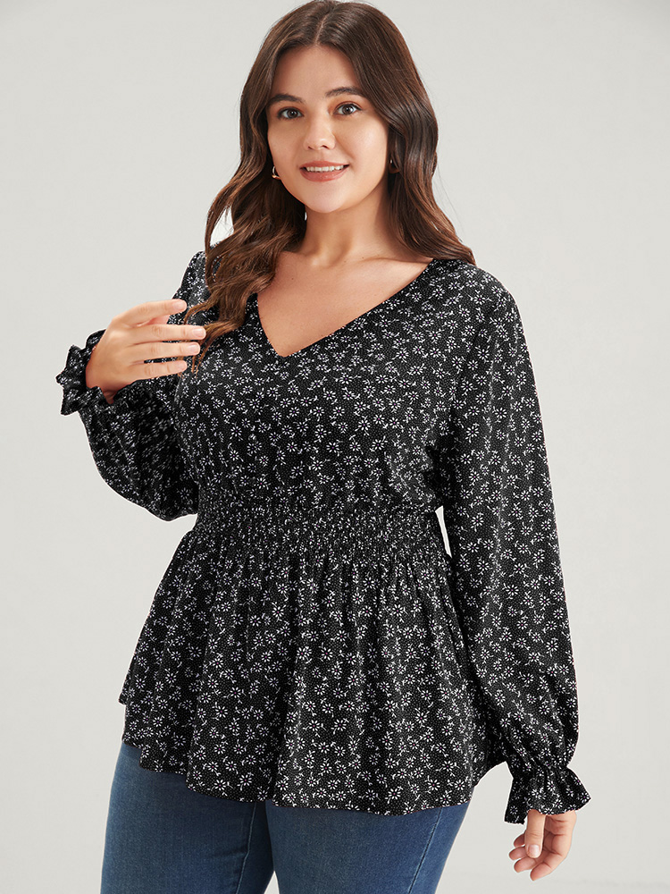 

Plus Size Black Ditsy Floral Button Lantern Sleeve Ruffle Hem Shirred Blouse Women Elegant Cap Sleeve V-neck Dailywear Blouses BloomChic