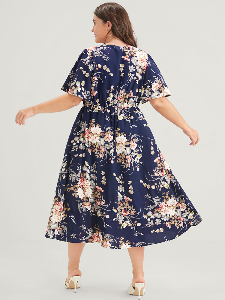 

Plus Size Bloom Dress - Floral Keyhole Round Neck Pocket Ruffles Midi Dress DarkBlue Women Printed Round Neck Short sleeve Curvy Midi Dress BloomChic