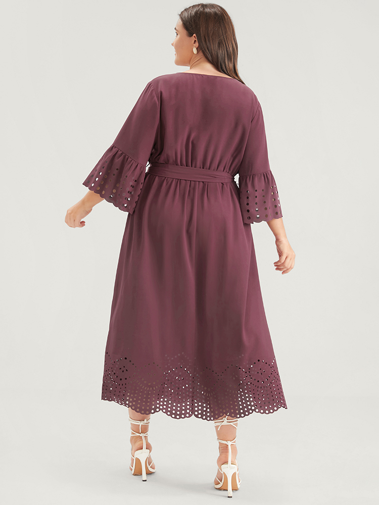 

Plus Size Plain Scalloped Ruffles Pocket Laser Cut Belted Wrap Dress DustyPink Women Elegant Belted V-neck Elbow-length sleeve Curvy Midi Dress BloomChic