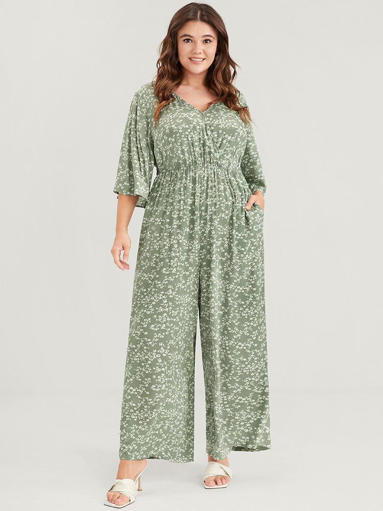 

Plus Size LightGreen Ditsy Floral Pocket Elastic Waist Flutter Sleeve Wrap Jumpsuit Women Elegant Half Sleeve V-neck Dailywear Loose Jumpsuits BloomChic