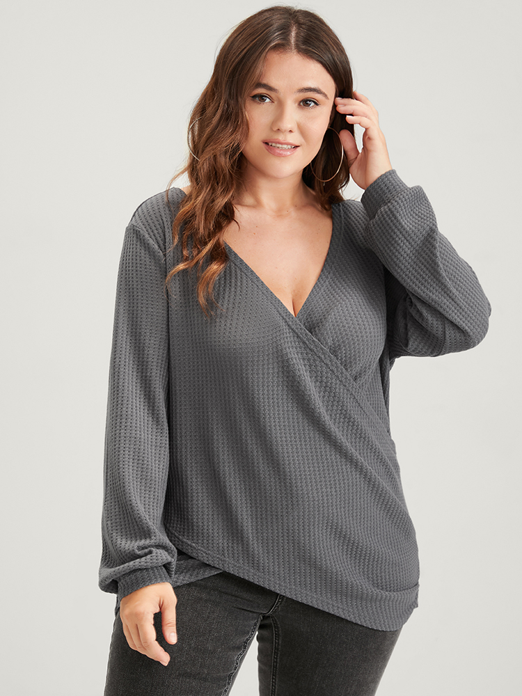 

Plus Size Solid Crossover Hem Waffle Knit Long Tee Gray Women Elegant Wrap Plain V-neck Loose Dailywear T-shirts BloomChic