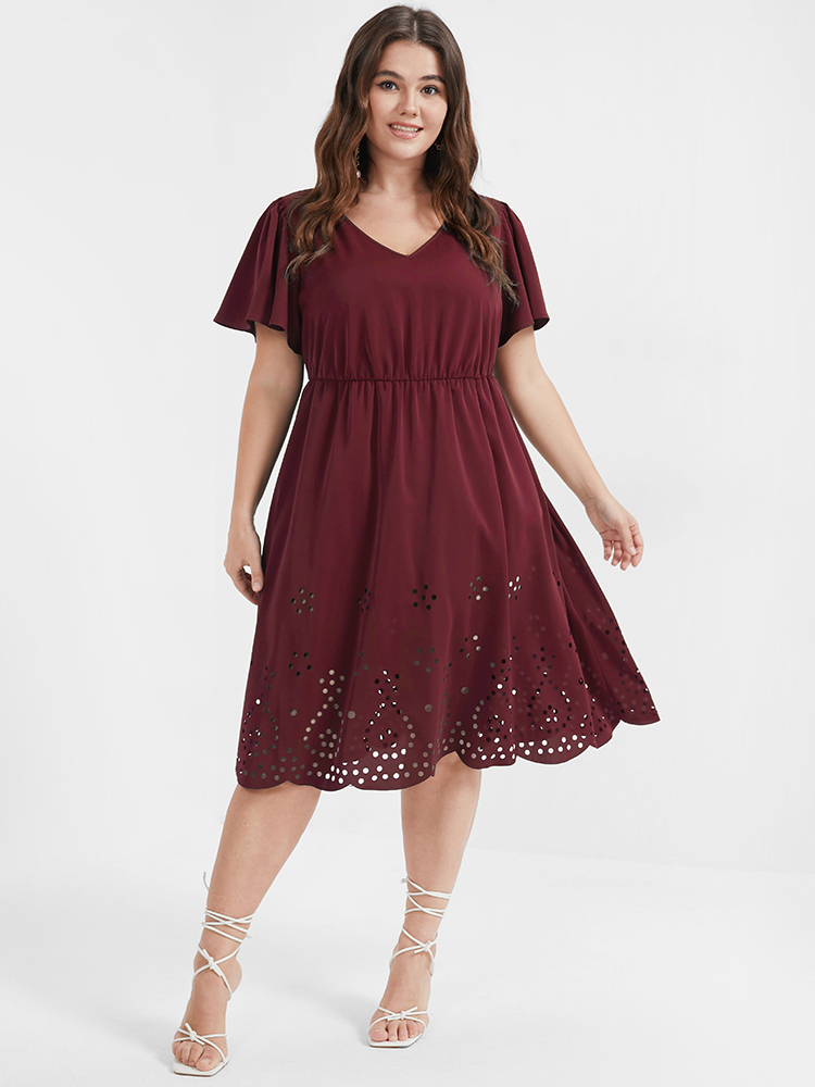 

Plus Size Solid Ruffles Pocket Broderie Anglaise Knee Dress Burgundy Women Elegant Cut-Out V-neck Short sleeve Curvy Knee Dress BloomChic