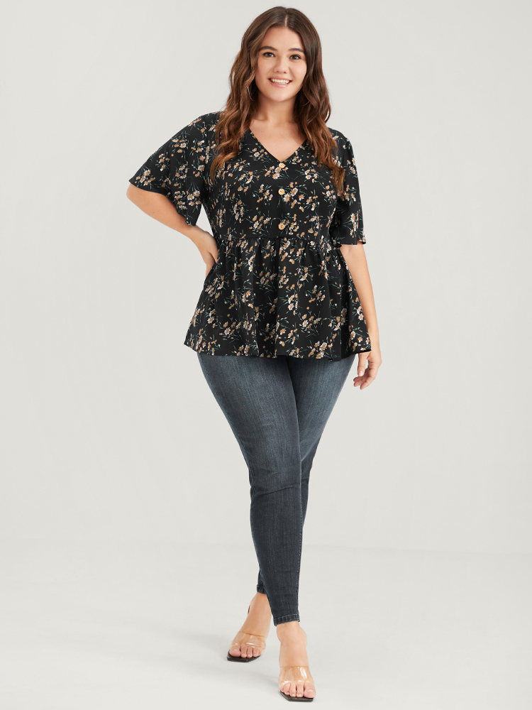 Plus Size Women Dailywear Floral Elastic Waist Ruffle Sleeve Half Sleeve V-neck Elegant Blouses BloomChic 