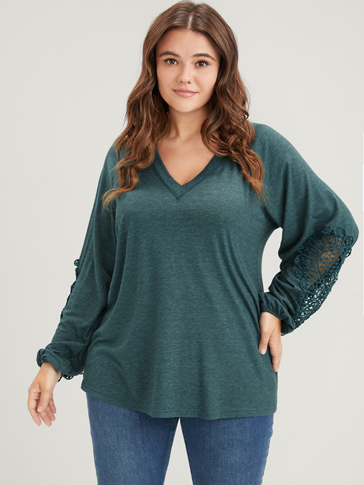 

Plus Size Solid Cut Out Eyelet Lace Long Tee Teal Women Elegant Plain Plain V-neck Dailywear T-shirts BloomChic