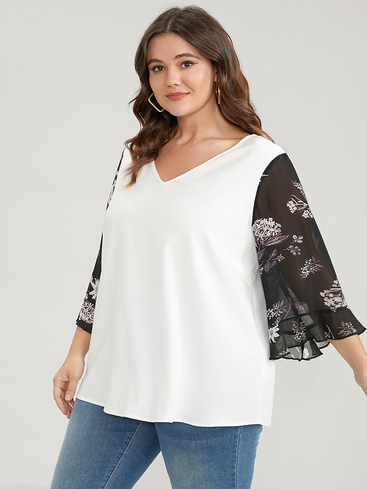 Plus Size Women Dailywear Floral Ruffles Ruffle Sleeve Elbow-length sleeve V-neck Elegant Blouses BloomChic 