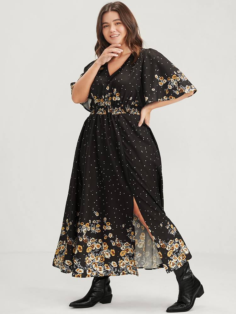 

Plus Size Floral Pocket Split Hem Flutter Shirred Maxi Dress Black Women Casual Printed V-neck Half Sleeve Curvy Midi Dress BloomChic