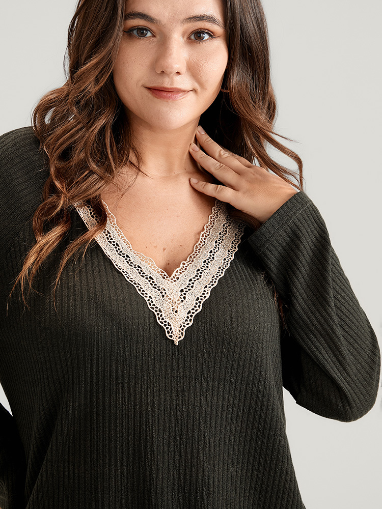 Plus Size Solid Contrast Lace V Neck Rib Knit Long Tee ArmyGreen Women Elegant Plain Plain V-neck Dailywear T-shirts BloomChic 22-24/3X 