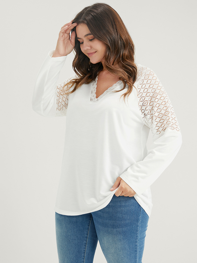 

Plus Size Solid Contrast Lace V Neck Long Tee White Women Elegant Patchwork Plain V-neck Dailywear T-shirts BloomChic