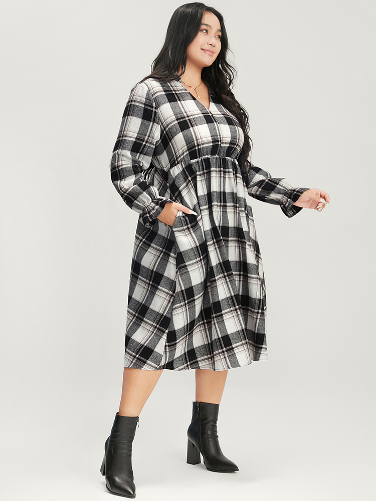 

Plus Size Plaid Lantern Sleeve Pocket V Neck Midi Dress Without Belt Black Women Elegant Elastic Waist V-neck Long Sleeve Curvy Midi Dress BloomChic