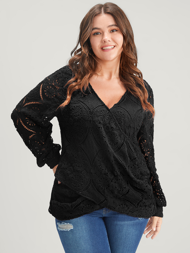 

Plus Size Black Solid Crossover Hem Lace Blouse Women Glamour Long Sleeve V-neck Going out Blouses BloomChic