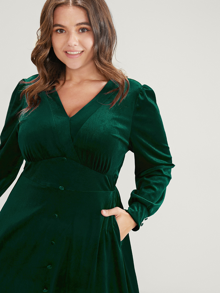 

Plus Size Solid V Neck Button Detail Pocket Velvet Dress Green Women Glamour Button V-neck Long Sleeve Curvy Midi Dress BloomChic