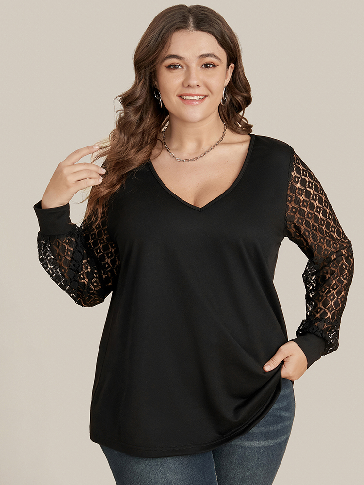 

Plus Size Solid V Neck Contrast Lace Long Tee Black Women Elegant Plain V-neck Dailywear T-shirts BloomChic